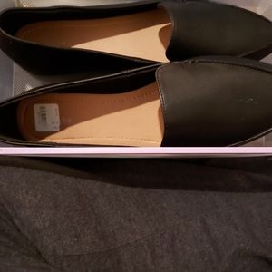 Women's flat shoes